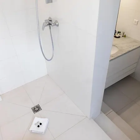 アパート Orange Vendome - Bright 1-bed Near The Louvre パリ
